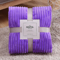 CozyStripe – Premium Korallenfleece-Decke in edler Ripp-Optik