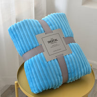 CozyStripe – Premium Korallenfleece-Decke in edler Ripp-Optik