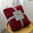 CozyStripe – Premium Korallenfleece-Decke in edler Ripp-Optik